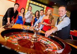 Ilustrasi keamanan akun digital dengan enkripsi dan perlindungan kata sandi yang kuat